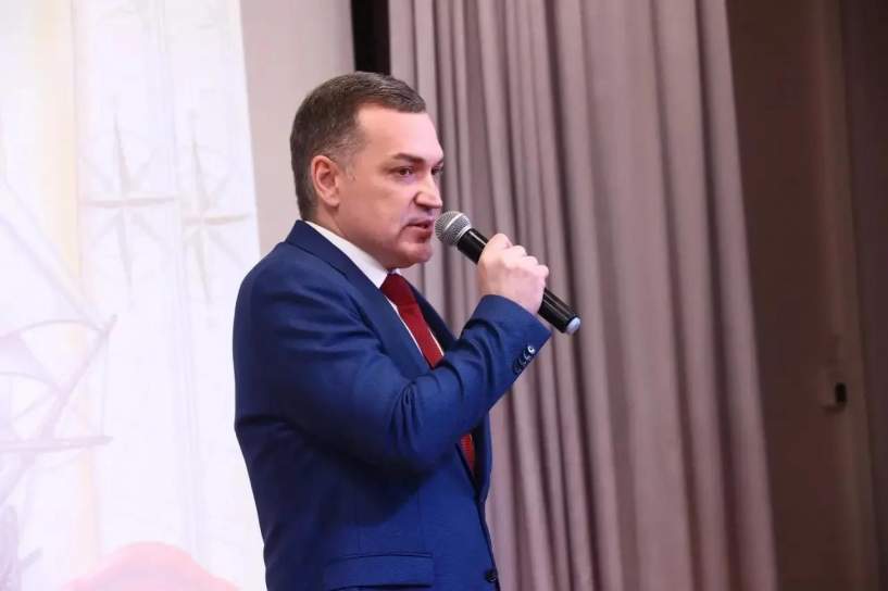 Последние звонки звучат для выпускников в Новосибирске