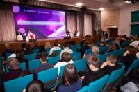 «Встреча со смыслом»: новосибирские школьники встретились с легендами спорта «Встреча со смыслом»: новосибирские школьники встретились с легендами спорта